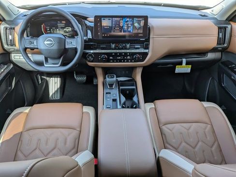 New 2026 Nissan Pathfinder Platinum image 14