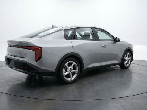 Used 2025 Kia K4 LXS FWD image 9