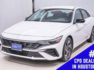 Certified 2025 Hyundai Elantra Sport image 1