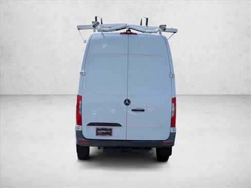 Used 2022 Mercedes-Benz Sprinter 2500 image 10