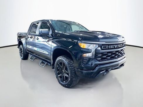Used 2024 Chevrolet Silverado 1500 Custom Trail Boss w/ Turbomax Blackout Package AWD/4WD image 3
