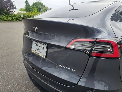 Used 2021 Tesla Model Y Long Range AWD/4WD image 17