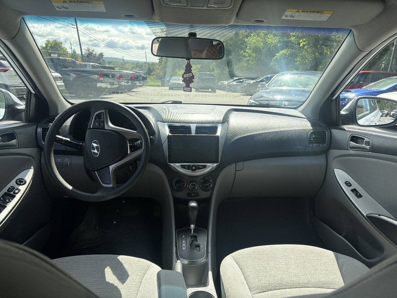 Used 2017 Hyundai Accent SE FWD image 15
