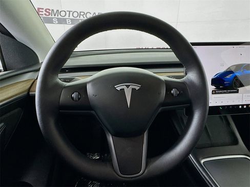 Used 2023 Tesla Model Y Performance image 11