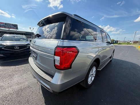 Used 2022 Ford Expedition Max XLT AWD/4WD image 3