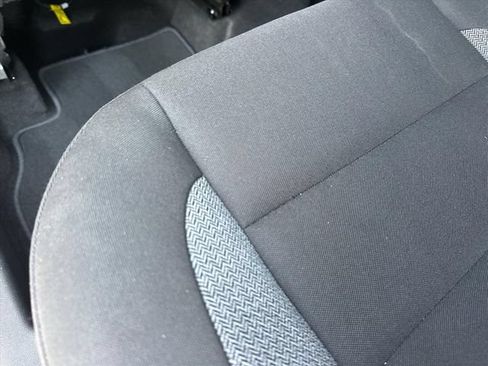 Used 2025 Chevrolet TrailBlazer LT AWD/4WD image 16