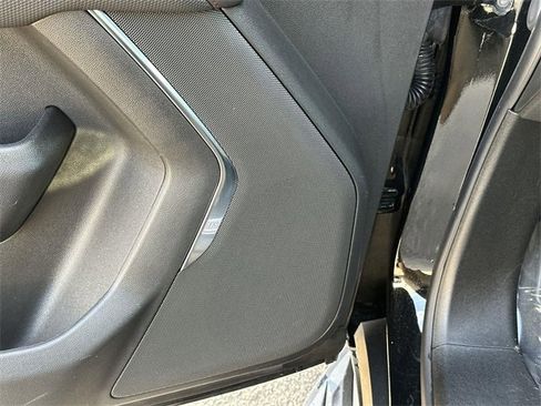 Used 2025 Chevrolet Suburban RST image 23