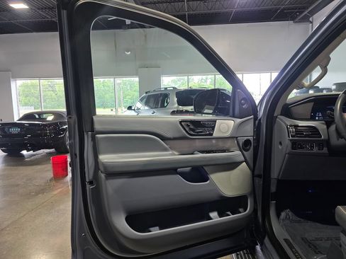 Used 2023 Lincoln Navigator Black Label AWD/4WD image 13