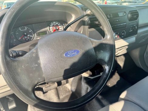 Used 2006 Ford F250 XL image 11
