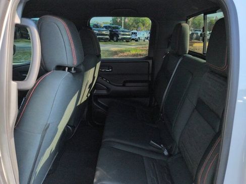 Used 2025 Nissan Frontier PRO-4X AWD/4WD image 13