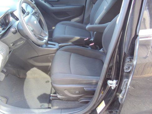 Used 2019 Chevrolet Trax LT image 6