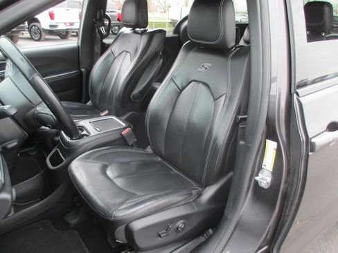 Used 2019 Chrysler Pacifica Touring-L Plus w/ Advanced Safetytec Group image 15