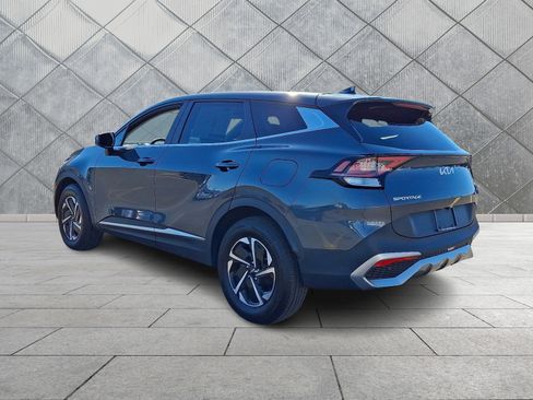 Used 2023 Kia Sportage LX image 5