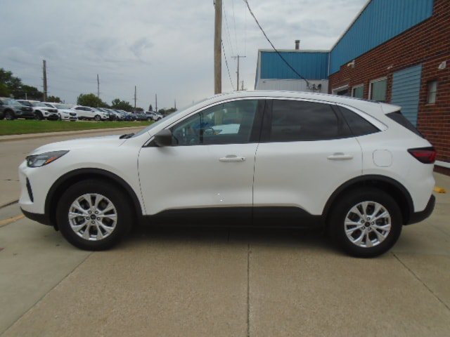Used 2023 Ford Escape Active AWD/4WD image 2