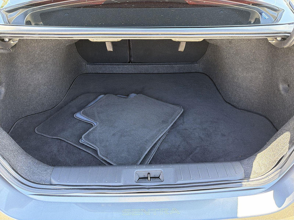 Used 2023 Nissan Sentra SR w/ Trunk Package FWD image 23