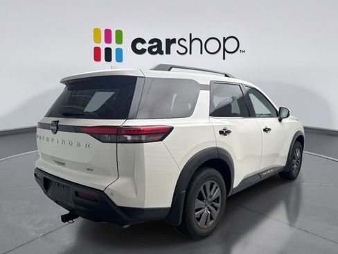 Used 2024 Nissan Pathfinder SV FWD image 5