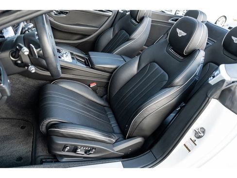 Used 2022 Bentley Continental GT V8 image 26