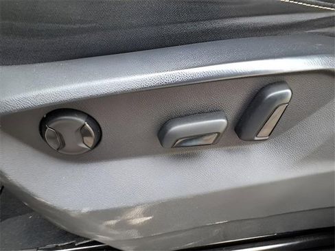 Used 2022 Volkswagen Atlas SE image 25