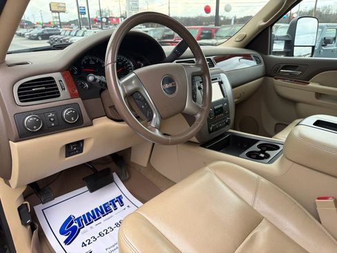 Used 2013 GMC Yukon XL 2500 SLT w/ SLT-2 Equipment Package image 15