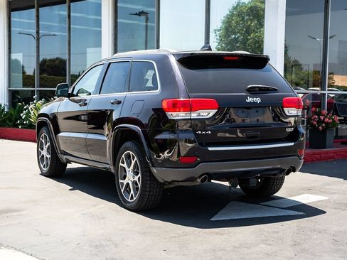 Used 2018 Jeep Grand Cherokee Limited AWD/4WD image 3