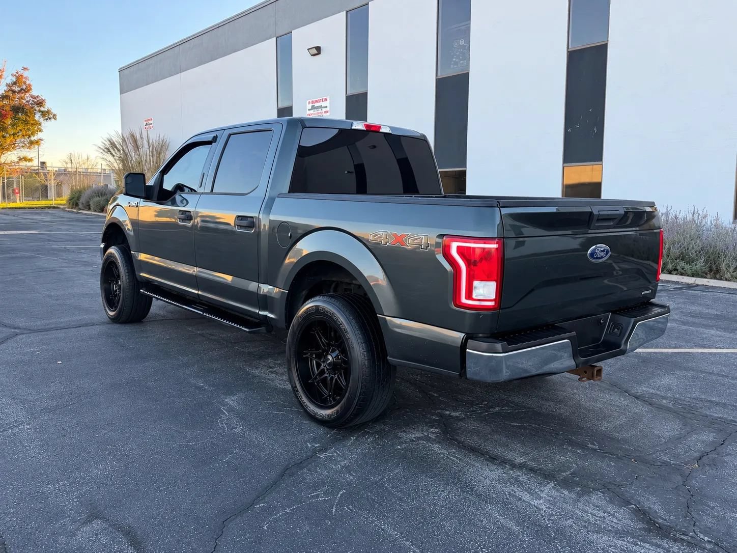 Used 2015 Ford F150 XLT AWD/4WD image 3