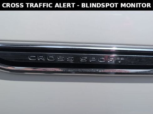 Used 2026 Volkswagen Atlas Cross Sport SE FWD image 4