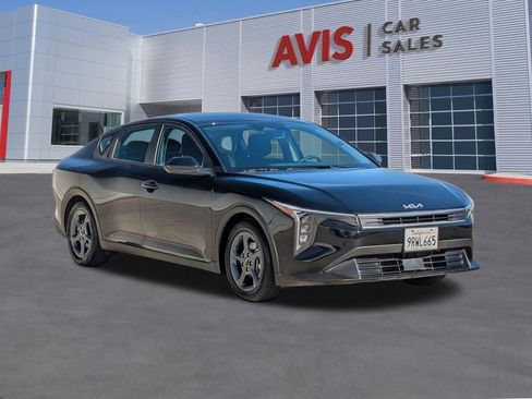 Used 2025 Kia K4 LXS image 3