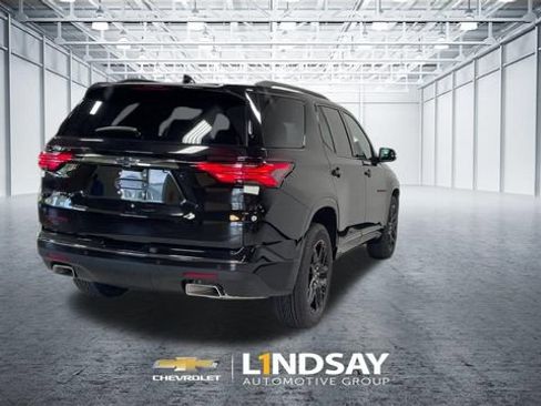 Used 2023 Chevrolet Traverse Premier w/ Redline Edition AWD/4WD image 7
