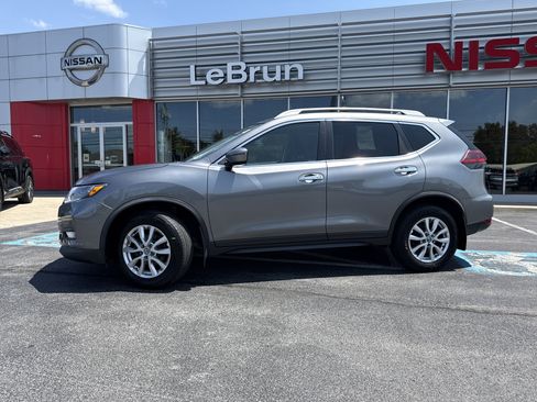 Used 2018 Nissan Rogue SV AWD/4WD image 2