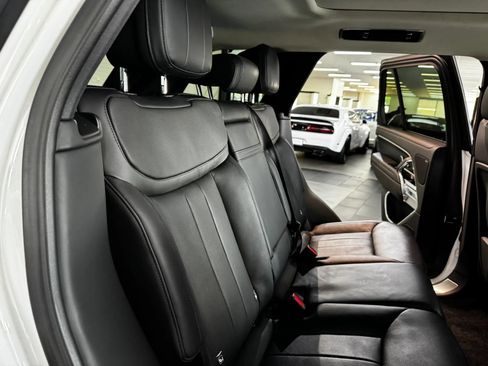 Used 2023 Land Rover Range Rover SE AWD/4WD image 16