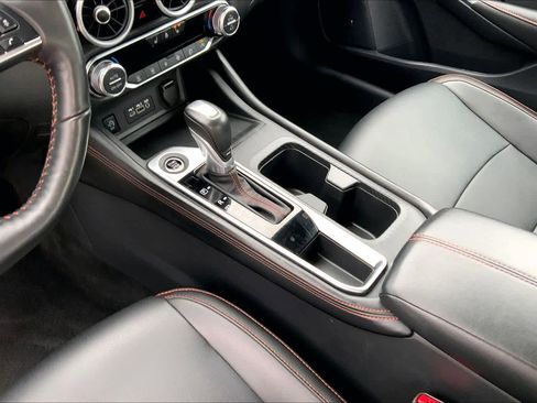 Used 2024 Nissan Sentra SR w/ SR Premium Package image 16