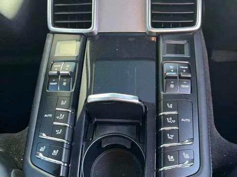 Used 2016 Porsche Panamera 4S image 36