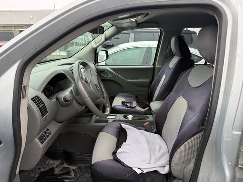 Used 2019 Nissan Frontier SV image 8