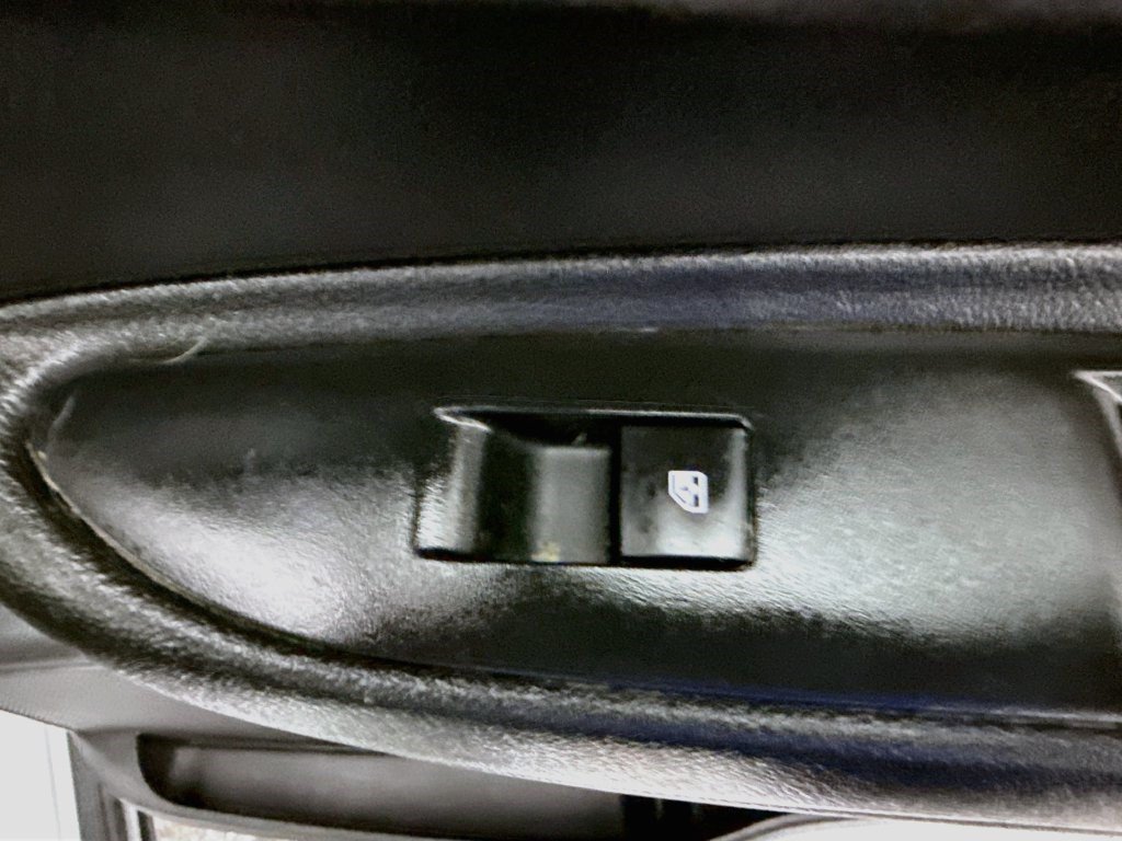 Used 2019 Chevrolet Trax LS FWD image 28
