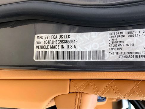 Used 2025 Jeep Grand Cherokee Summit image 34