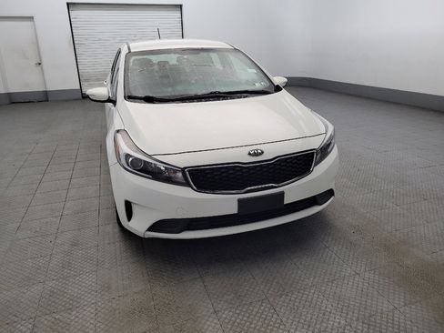 Used 2017 Kia Forte LX image 14