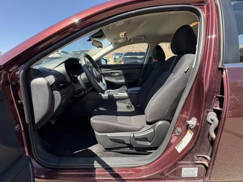 Used 2024 Nissan Sentra SV image 9