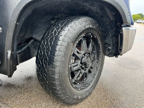 Used 2015 Toyota Tundra SR5 w/ TRD Off Road Package AWD/4WD image 6