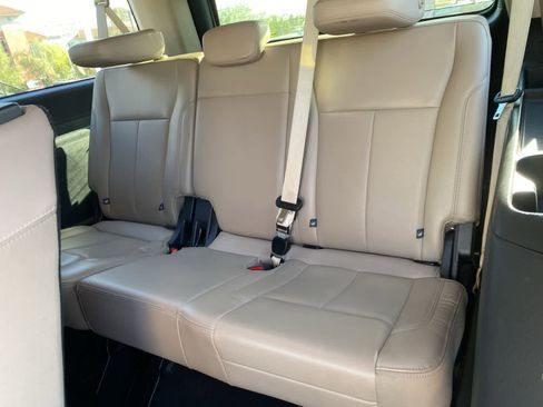 Used 2024 Ford Expedition Max XLT image 13