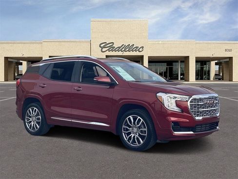 Used 2023 GMC Terrain Denali image 3