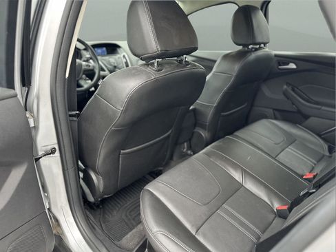 Used 2014 Ford Focus SE w/ Equipment Group 201A image 11