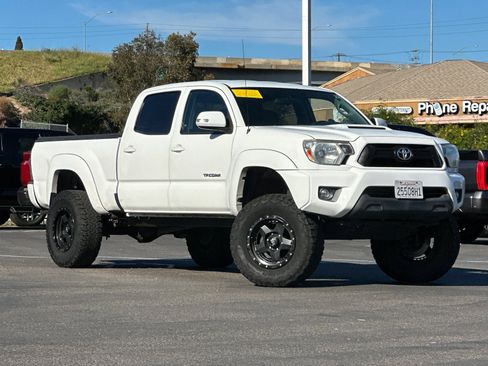 Used 2015 Toyota Tacoma PreRunner w/ TRD Sport Package image 8