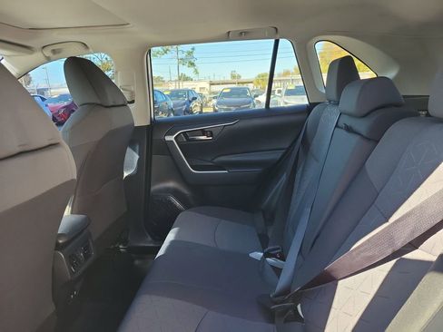 Used 2021 Toyota RAV4 XLE image 9