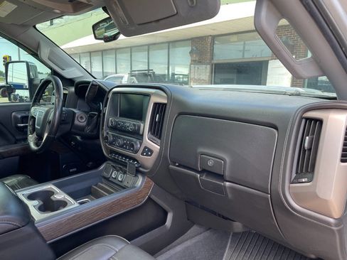 Used 2019 GMC Sierra 3500 Denali w/ Duramax Plus Package image 34