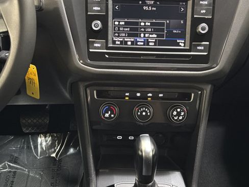 Used 2021 Volkswagen Tiguan S FWD image 32