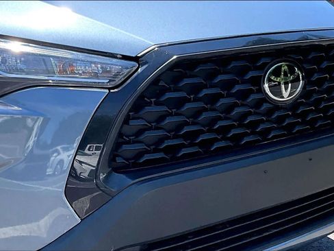 Used 2023 Toyota Corolla Cross LE FWD image 29