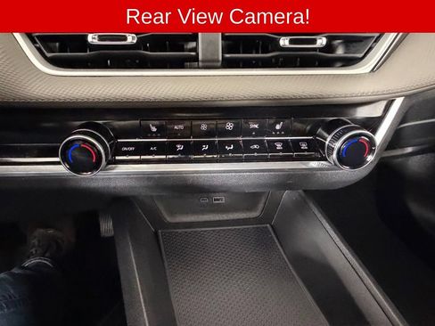 Used 2025 Chevrolet Equinox LT w/ Convenience Package II AWD/4WD image 10