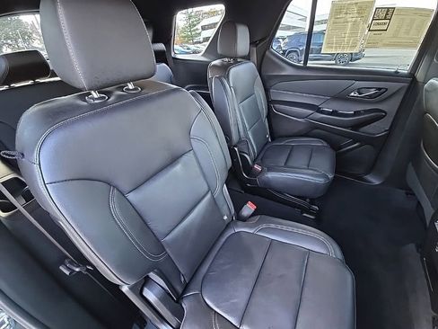 Used 2023 Chevrolet Traverse LT image 29