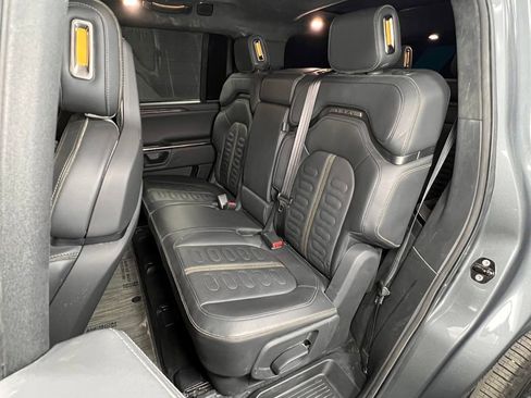 Used 2022 Rivian R1S Launch Edition image 16