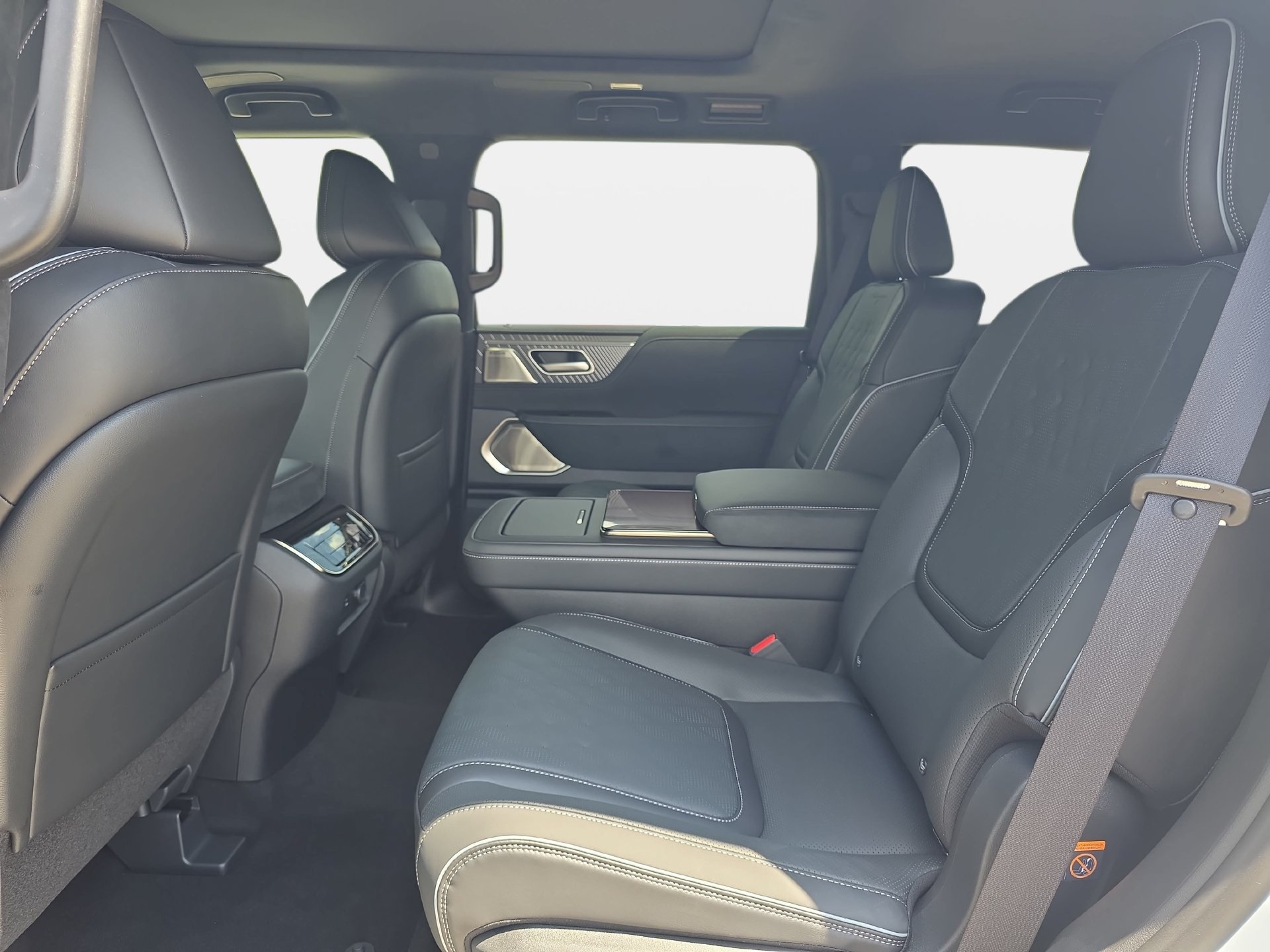 New 2027 INFINITI QX80 Autograph w/ Premium Cargo Package AWD/4WD image 14